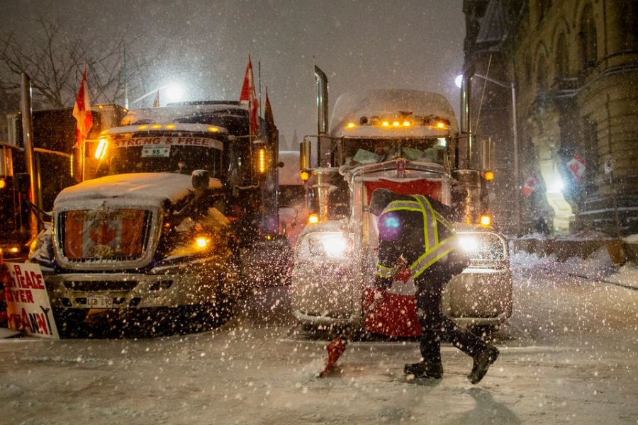 Καναδάς: Συλλήψεις των ηγετών του Convoy for Freedom - σκληρά μέτρα καταστολής από την κυβέρνηση Trudeau