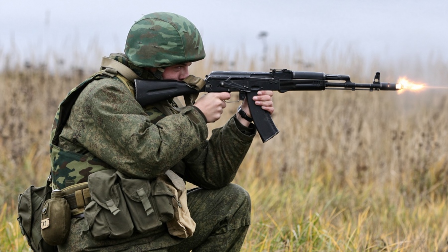 Τεχνολογική επανάσταση στη Ρωσία - Ειδικά φυσίγγια για το Kalashnikov καταρρίπτουν drones (vid)