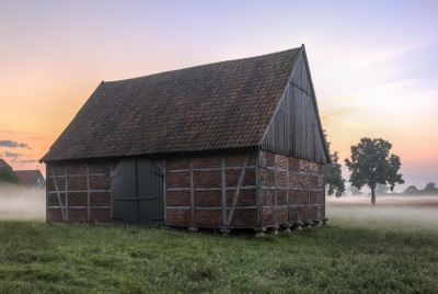 Σοκ από ΗΠΑ: «Η Ευρώπη επιστρέφει στον Μεσαίωνα» – Καταρρέει το οικονομικό της βάρος