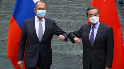 Lavrov (ΥΠΕΞ Ρωσίας) προς Κίνα: Χρησιμοποιούν το δολάριο για να μας επιβάλλουν κυρώσεις, ας το εγκαταλείψουμε