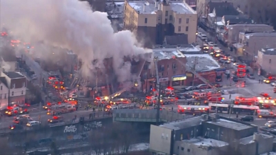 ΗΠΑ: Τουλάχιστον 19 νεκροί από πυρκαγιά που ξέσπασε σε πολυώροφο κτίριο κατοικιών της Νέας Υόρκης
