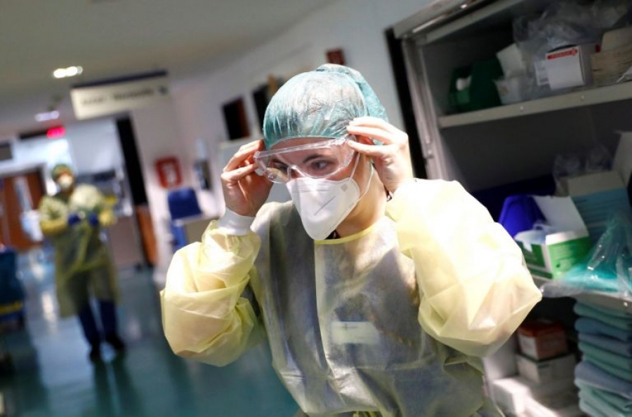 Κυβερνητικό σχέδιο για απολύσεις χιλιάδων υγειονομικών που δεν εμβολιάζονται - Θα θεσμοθετηθεί υποχρεωτικότητα