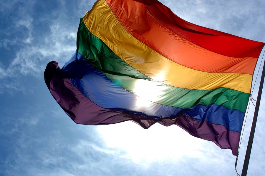 Έρευνα: Μέτρια η επίδοση της Ελλάδας στο βαθμό αποδοχής των ΛΟΑΤΚΙ ατόμων, στο 49%
