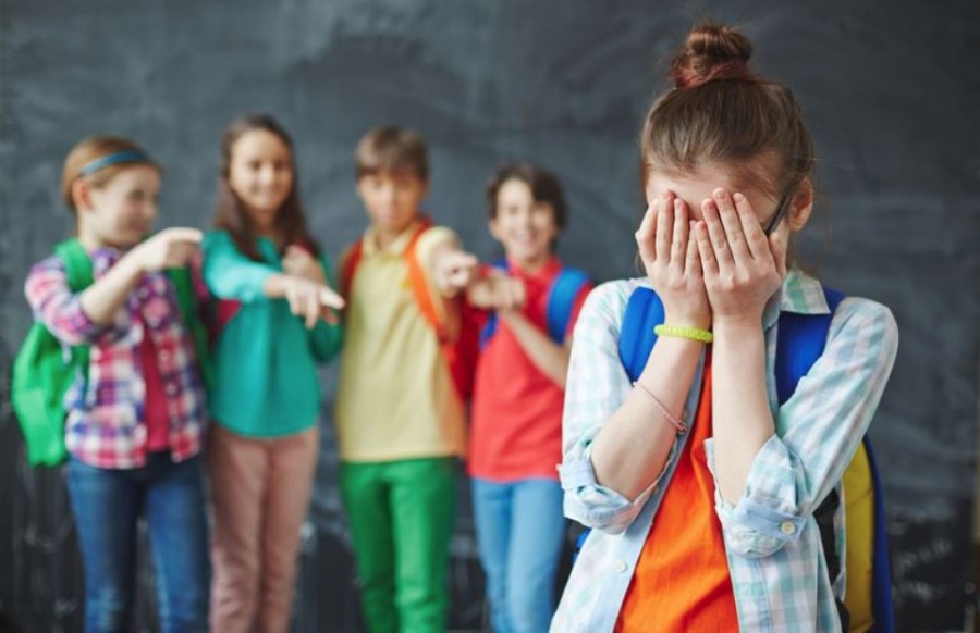 Bullying: Τα σημάδια που πρέπει να αναγνωρίζουν οι γονείς