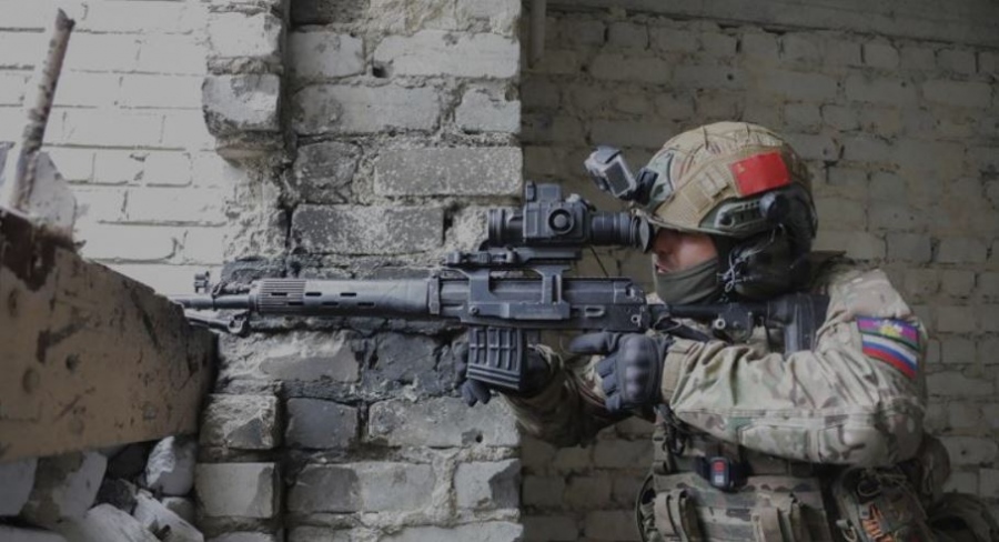 «Θάνατος στους παιδοκτόνους» - Οι Ρώσοι επιτίθενται στους Ουκρανούς, στη μνήμη του 5χρονου Tolia