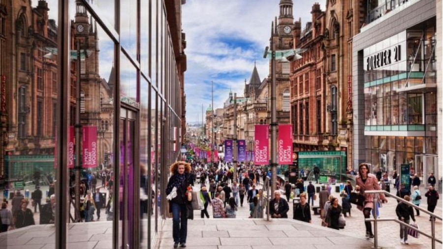 Τι πυροδοτεί την έκρηξη των ταξιδιών στο Ηνωμένο Βασίλειο