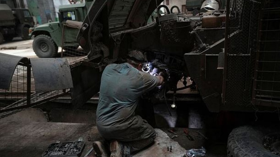 Παραδοχή σοκ από Βρετανία - Έχει στήσει στρατιωτικά συνεργεία στην Ουκρανία για την επισκευή εξοπλισμού