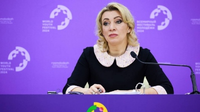 Απασφάλισε η Zakharova: Άδοξος μπάσταρδος, τυχοδιώκτης και ναρκομανής ο Zelensky