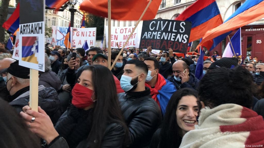 Ένταση στην Αρμενία: Χιλιάδες διαδηλωτές ζήτησαν «καμία παραχώρηση στο Αζερμπαϊτζάν για το Nagorno Karabakh»