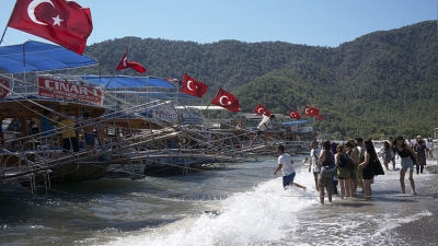 Daily Sabah: «Έκρηξη» στον αριθμό των Ρώσων τουριστών στην Τουρκία - Διαρκής αύξηση