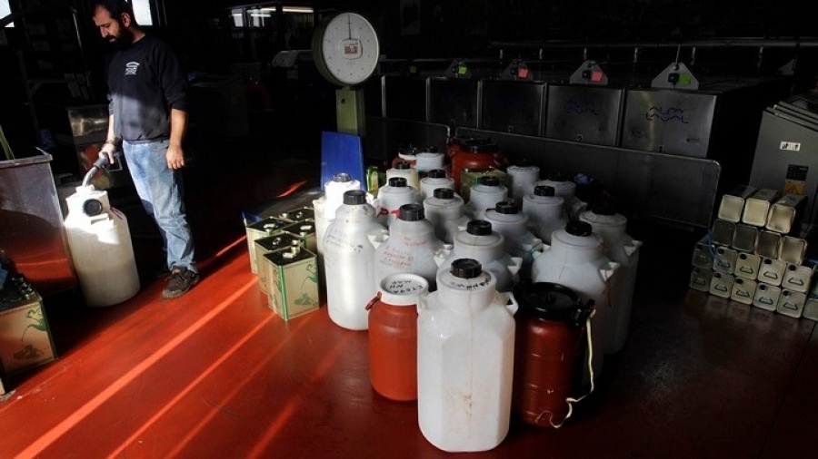 Εξαιρούνται εκ νέου τα προϊόντα ελιάς, τυριά και κρασιά της Ελλάδας από τους δασμούς των ΗΠΑ