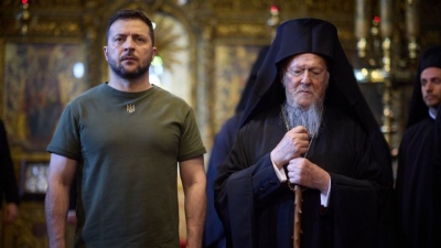 Για τα θύματα του πολέμου προσευχήθηκε ο Zelensky μαζί με τον Οικουμενικό Πατριάρχη Βαρθολομαίο