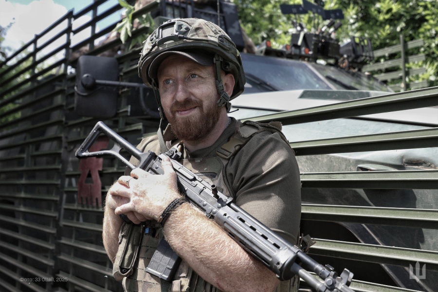 Με όπλα Beretta επιχειρούν Έφεδροι και μονάδες Αλεξιπτωτιστών στην Ουκρανία – Τα πλεονεκτήματα σε σύγκριση με τα ΑΚ