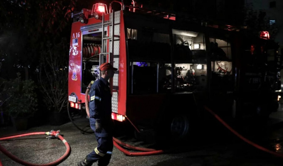 Τραγωδία στην Καλλιθέα - Πυρκαγιά σε διαμέρισμα, ανασύρθηκαν δύο νέκροι