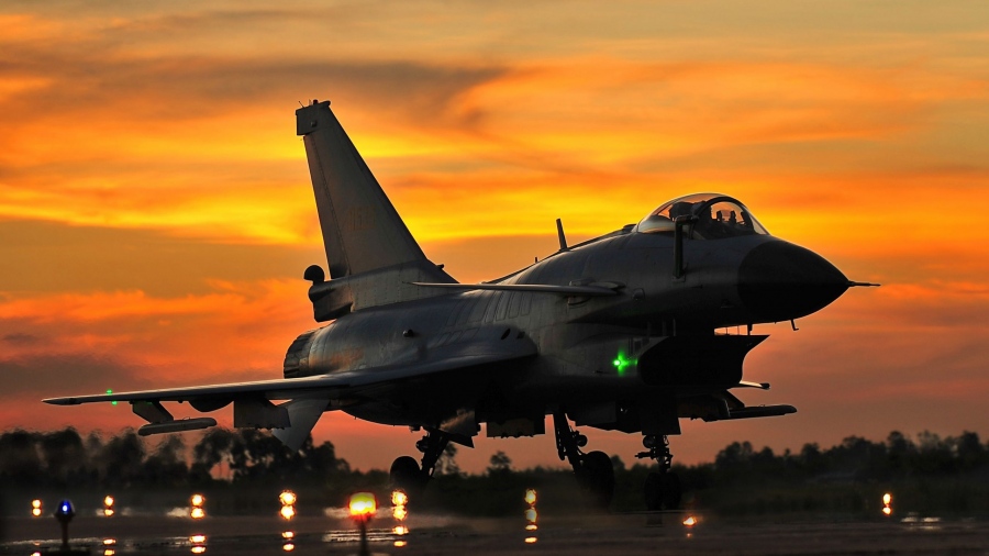 Κι όμως, τα ουκρανικά ΜΜΕ υποκλίνονται στην Κίνα: «Με την ασυγκράτητη ισχύ του το μαχητικό J-10C υπέταξε τη Γαλλία και τα Rafale»