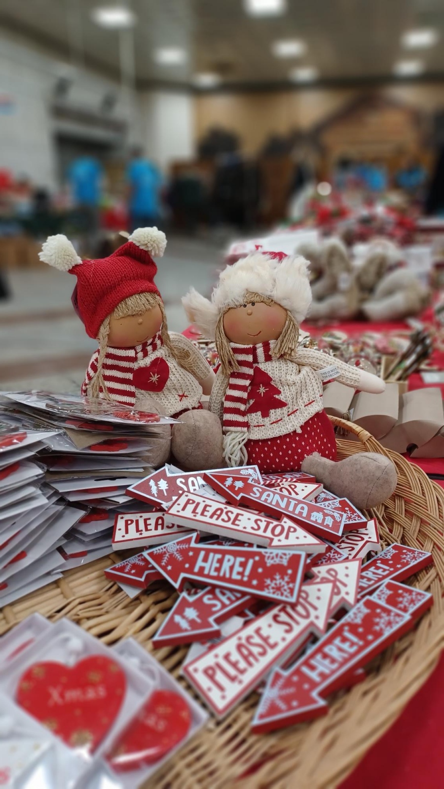 Χριστουγεννιάτικο Bazzar από τα Παιδικά Χωριά SOS στο μετρό του Συντάγματος