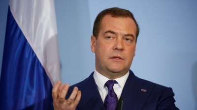 Medvedev: Η Ρωσία ανοιχτή στον διάλογο με την ΕΕ για τις κυρώσεις - Στηρίζουμε την εδαφική ακεραιότητα της Σερβίας