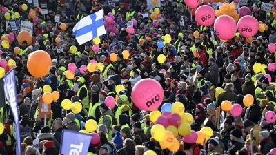 Παραλύει η Φινλανδία: Μαίνονται οι μαζικές απεργιακές κινητοποιήσεις - Φρένο στις μεταφορές