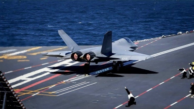 Βάζει μπουρλότο η Ινδία στο Πακιστάν: Προβληματικό το J-35 της Κίνας - Καθηλωμένο στο αεροπλανοφόρο και με διαλυμένο κινητήρα