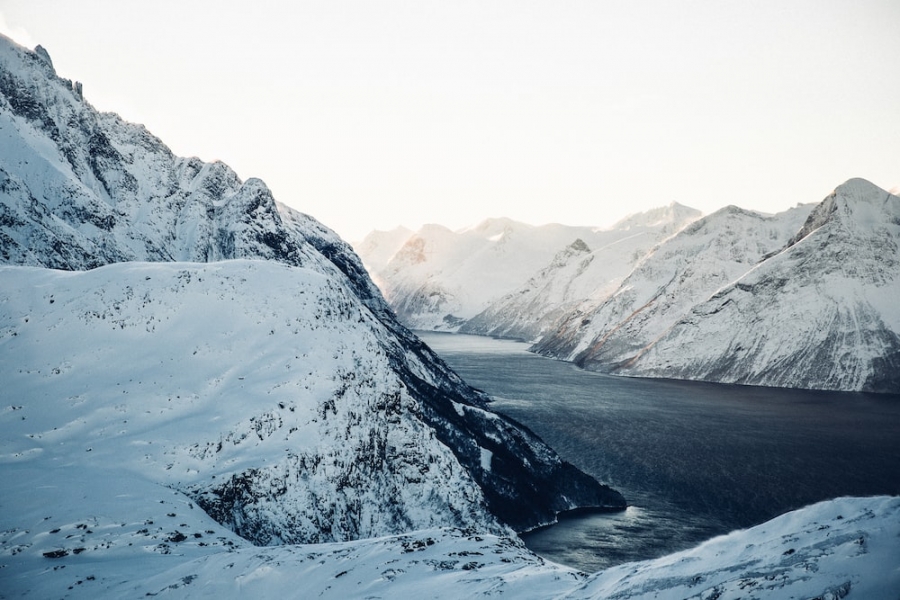 Τέσσερις άνθρωποι νεκροί από χιονοστιβάδες στη βόρεια Νορβηγία – Παρασύρθηκε και ομάδα τουριστών