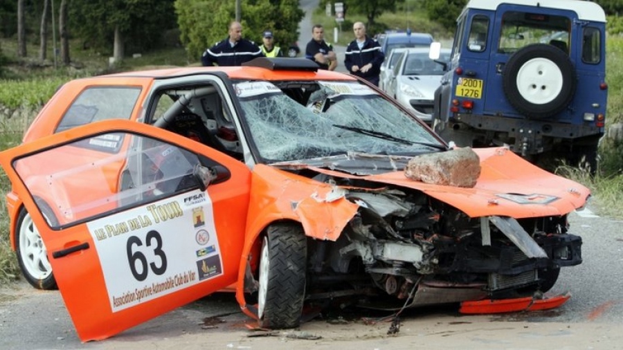 Αιματοβαμμένο ράλι στη Γαλλία - Αυτοκίνητο σκότωσε δύο θεατές!
