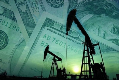 Εκτός αγοράς πετρελαίου το δολάριο – Το mega deal των Αράβων με την Ινδία και η ραγδαία άνοδος των ρωσικών εξαγωγών
