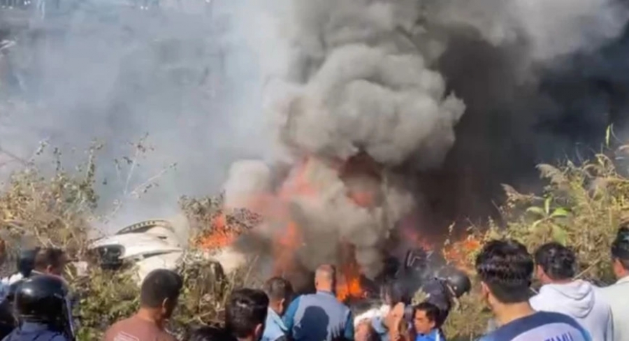 Συνετρίβη αεροσκάφος στο Νεπάλ με 72 επιβαίνοντες - Ανασύρθηκαν τουλάχιστον 67 νεκροί
