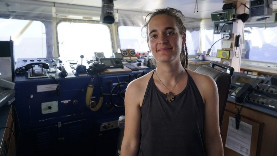 Η πλοίαρχος του «Sea-Watch 3» μεταβαίνει από την Ιταλία στη Γερμανία, για «λόγους ασφαλείας»