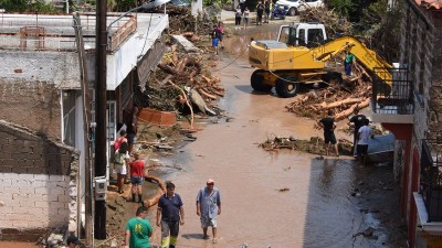 Εύβοια - πλημμύρες: Εντοπίστηκε ζωντανή και διασώθηκε από ελικόπτερο η μία αγνοούμενη