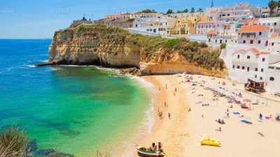 Πόσο πιο ακριβοί είναι οι «πράσινοι» προορισμοί διακοπών για τους Βρετανούς