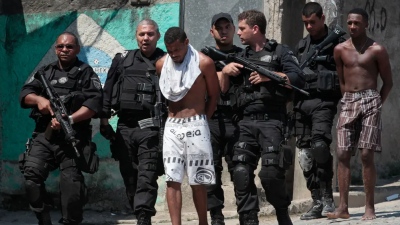 Αξέχαστο ταξίδι στη Βραζιλία - 200 τουρίστες εγκλωβίζονται σε βουνό μετά από συμπλοκή αστυνομίας και συμμοριών