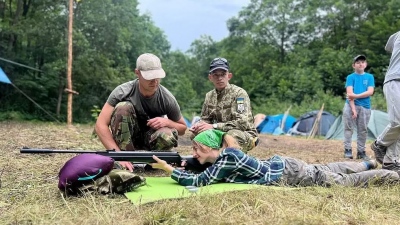 Πλήρης αποκτήνωση στην Ουκρανία - Προετοιμάζουν τα παιδιά για πόλεμο «μέχρι τον τελευταίο Ουκρανό» από τα σχολεία