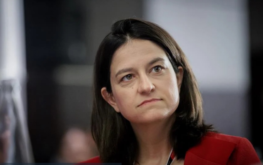 Η Κεραμέως ηγείται της προσπάθειας επαναπατρισμού Ελλήνων από Ευρώπη και ΗΠΑ