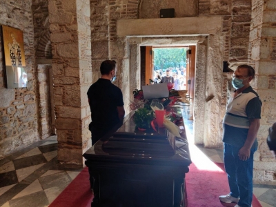 Ολοκληρώνεται σήμερα 8/9 το τριήμερο λαϊκό προσκύνημα στο Μίκη Θεοδωράκη