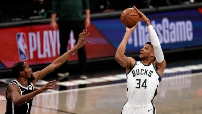Nets – Bucks 115-107: Ολομόναχος ο Αντετοκούνμπο και 1-0 για το Brooklyn (video)