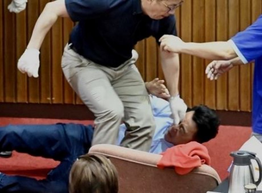 Σε ρινγκ μετετράπη ακόμη μία φορά το κοινοβούλιο της Ταϊβάν