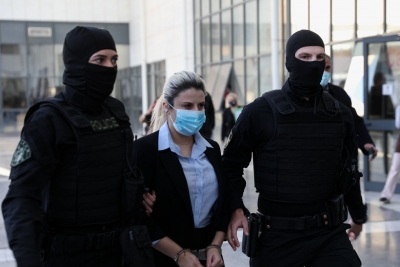 Βιτριόλι: Η Έφη Κακαράντζουλα έκλεβε ρούχα στις φυλακές - Τέλος στα μεροκάματα, οι επιθέσεις από άλλες κρατούμενες
