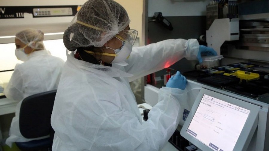 Έλεγχοι του ΕΟΔΥ αποκάλυψαν 12 κρούσματα κορωνοϊού στην πλατεία Βικτωρίας