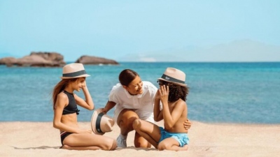 Πώς θα είναι ασφαλή τα παιδιά σε θάλασσα και πισίνες
