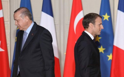 Erdogan εναντίον Macron: Χρειάζεται ψυχοθεραπεία, τι πρόβλημα έχει με τους Μουσουλμάνους