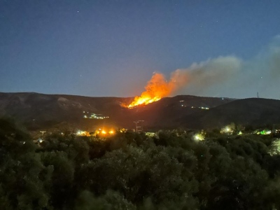 Πυρκαγιά στην Χίο… από τροχαίο – Σύλληψη του οδηγού, σε βάρος του 2 δικογραφίες