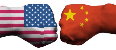 O Trump «πάτησε το κουμπί» - Σε θέση μάχης ΗΠΑ και Κίνα για παγκόσμιο εμπορικό πόλεμο - Τι εκτιμούν Deutsche, Goldman