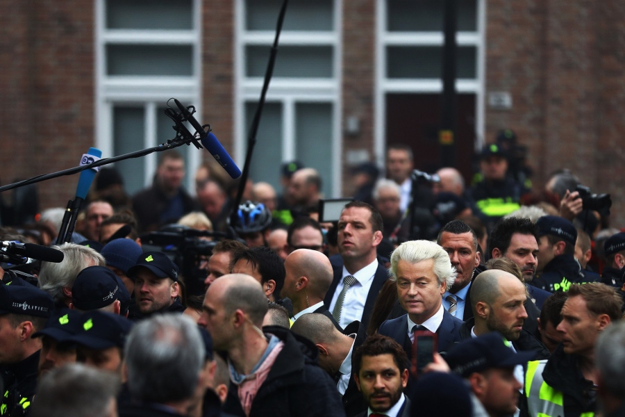 MAGA… ξεσηκωμός και στην Ολλανδία – «Να σκληρύνει η κυβέρνηση με το λαθρομεταναστευτικό – Πρότυπο ο Trump»