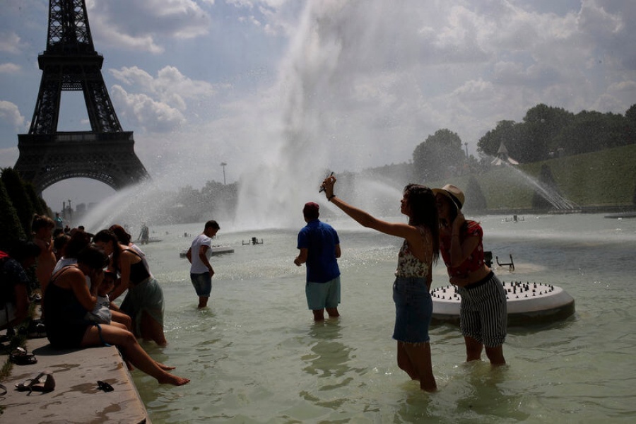 Κύμα καύσωνα πλήττει την Ευρώπη - Στους 46 βαθμούς ο υδράργυρος στη Γαλλία - 3 νεκροί στην Ιταλία από θερμοπληξία