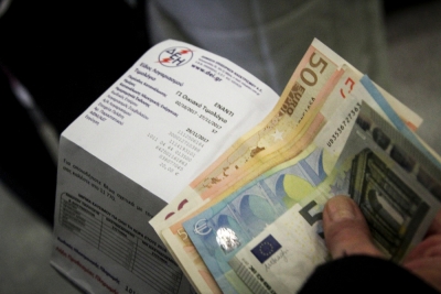 Μετά από 1 χρόνο θα πληρωθούν οι προμηθευτές την κρατική επιδότηση που δίνει η κυβέρνηση στους καταναλωτές