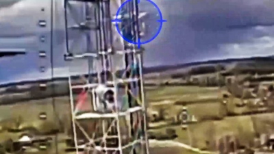 Συγκλονιστικά πλάνα στο Chernihiv - Η στιγμή που οι Ρώσοι χειριστές drones αφανίζουν ουκρανικό σταθμό ραντάρ (vid)