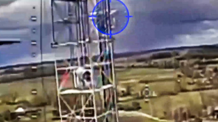 Συγκλονιστικά πλάνα στο Chernihiv - Η στιγμή που οι Ρώσοι χειριστές drones αφανίζουν ουκρανικό σταθμό ραντάρ (vid)