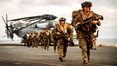 Συγκλονιστική διαρροή για Ιράν: Τα 3 σενάρια κόλαση που δείχνουν «Βιετνάμ του Κόλπου» - Επί ποδός 7.500 Αμερικανοί πεζοναύτες