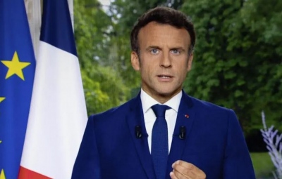 Macron: Οι δικτάτορες του Νίγηρα κρατούν όμηρο τον Γάλλο πρέσβη – Τρέφεται μόνο με στρατιωτικές μερίδες