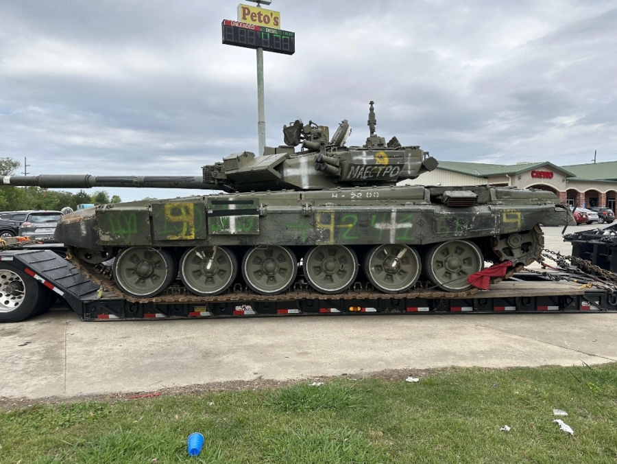 Απίστευτο - Οι Aμερικανοί πήραν από τους Ουκρανούς, το ρωσικό τανκ T-90 για να ελέγξουν την τεχνολογία του... πως βρέθηκε στην Λουϊζιάνα